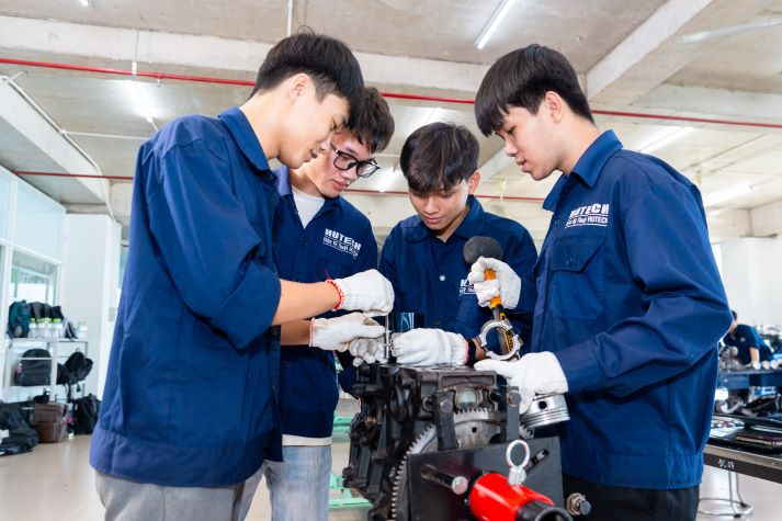 HUTECH chính thức công bố điểm chuẩn năm 2026: Điểm thi THPT từ 15 - 22 điểm 42