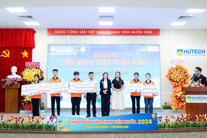 Nhiều suất học bổng lên đến gần 200 triệu đồng dành cho tân sinh viên Khoa Tài chính - Thương mại 20