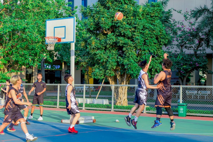 [Video] Chịu chơi như sinh viên HUTECH: “Chạy show” hết học thuật lại tới văn hóa, nghệ thuật, thể thao 123