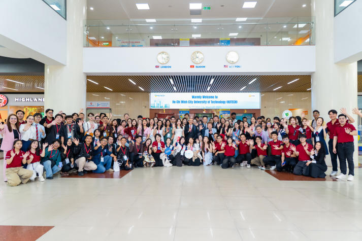 [Video] HUTECH kết nối sinh viên quốc tế, lan tỏa không gian học tập hiện đại và năng động 60