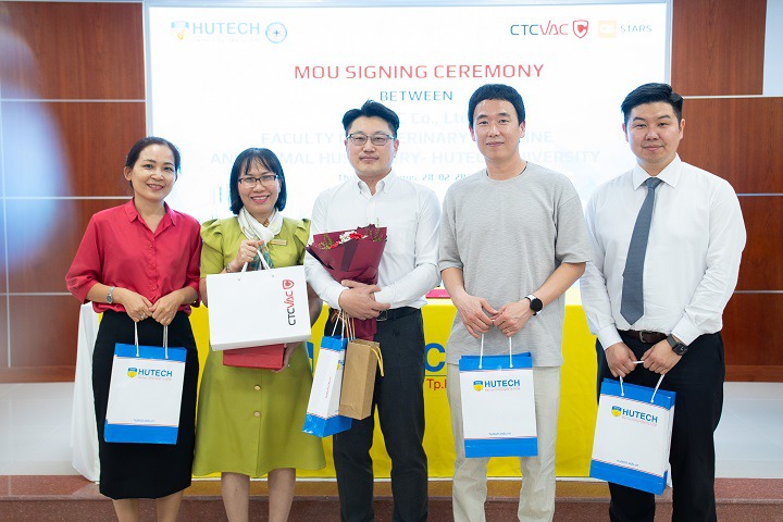 HUTECH signed MOU with CTCVAC Company (Korea) 9