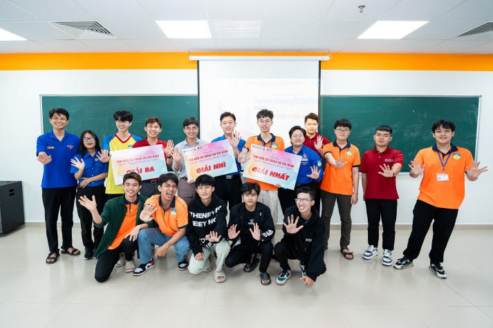 Sinh viên Viện Kỹ thuật HUTECH so tài kiến thức về tư tưởng Hồ Chí Minh 131