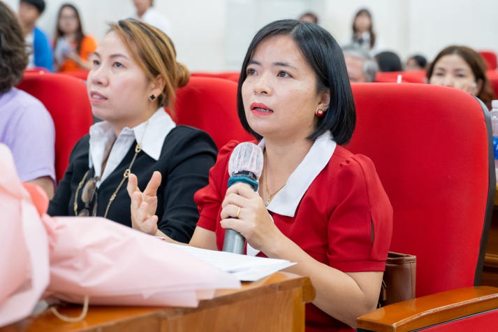 Sinh viên Tâm lý học HUTECH tổ chức talkshow tâm lý và báo cáo dự án chăm sóc sức khoẻ tinh thần “Sóng ấm lan toả” 106