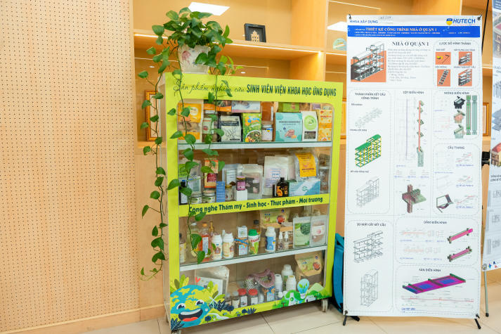 Học sinh THPT “đắm mình” trong không gian nghiên cứu tại Open Lab Day HUTECH 35