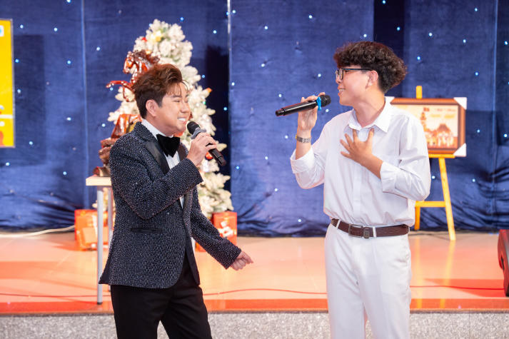 Viện Văn hóa - Nghệ thuật - Thể thao HUTECH thắp sáng tinh thần tương thân tương ái qua chương trình nghệ thuật 36