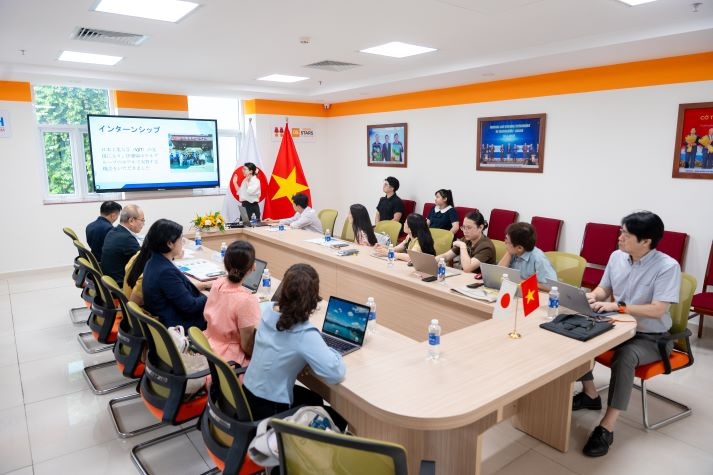 HUTECH đón tiếp Trưởng Ban Học bổng Rotary Yoneyama, kết nối cơ hội học tập và hội nhập cho sinh viên VJIT 38
