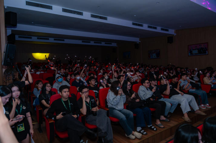 Sinh viên HUTECH thắp sáng niềm tự hào Việt qua chuỗi đồ án nghệ thuật hoành tráng 321