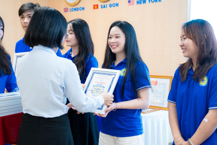 Sôi nổi - Bản lĩnh - Nhân ái: Năm phong trào đầy sắc màu của sinh viên Khoa Thú y 72