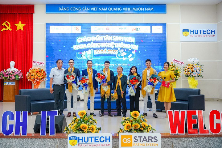 Khoa Công nghệ thông tin HUTECH tưng bừng chào đón tân binh về ngôi nhà chung 56