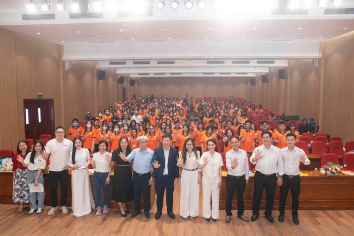 Ăn sạch, sống xanh: sinh viên HUTECH học về tiêu dùng bền vững và dinh dưỡng khoa học 103