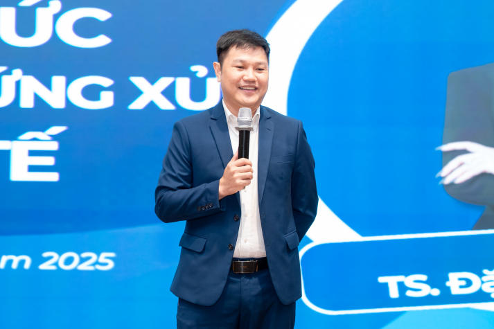 Hoàn thiện hình ảnh cá nhân, sinh viên HUTECH tự tin tỏa sáng với phong thái chuyên nghiệp 78