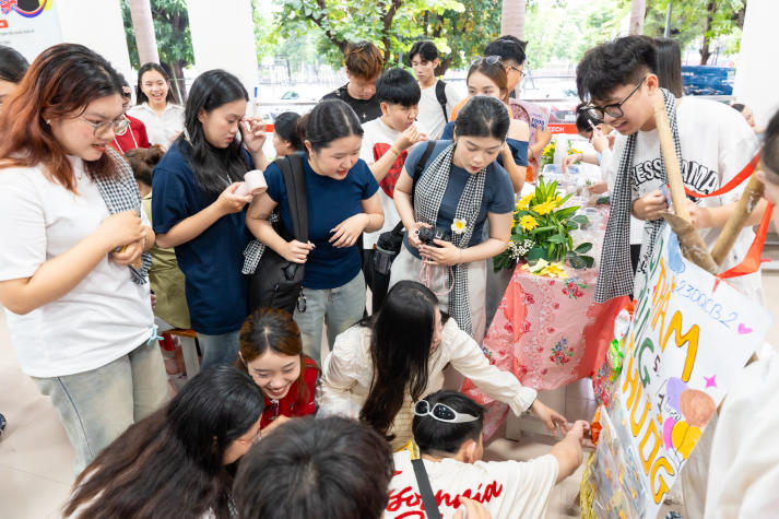 [Video] Sài Gòn đa sắc qua lăng kính Deep Zoom - Sáng tạo của sinh viên ngành Quan hệ công chúng HUTECH 137