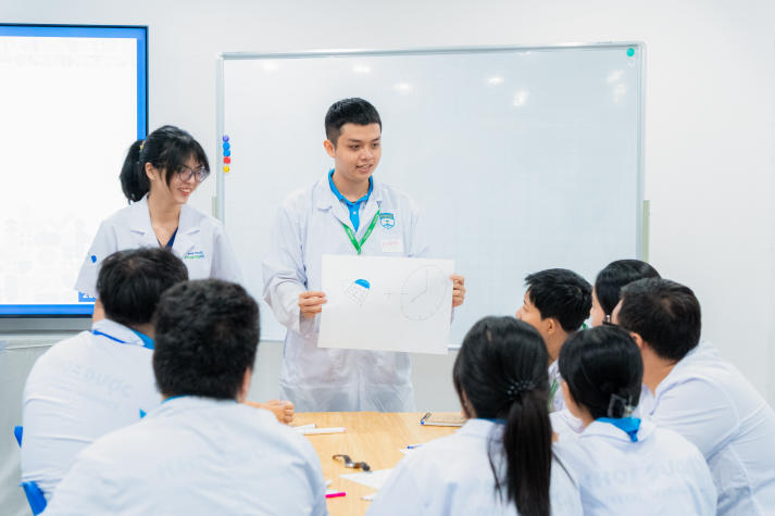 [Ảnh] Học nghề giữa thực tế, HUTECH-ers sớm định hình tương lai 225