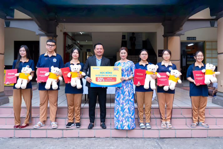 14 suất học bổng toàn khóa HUTECH tiếp sức teen Bùi Thị Xuân chạm gần giấc mơ đại học 35