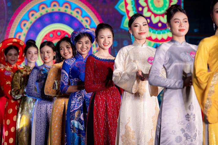 Sắc màu nhân ái: Miss & Mr HUTECH 2025 trình diễn áo dài, gây quỹ thiện nguyện vào 01/3 tới 20