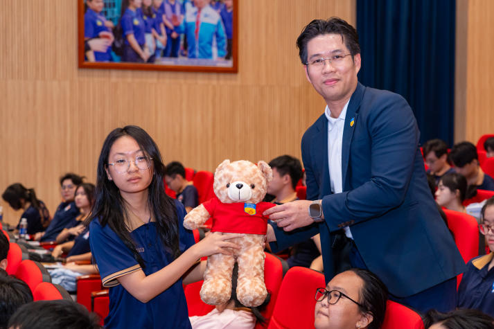 HUTECH đón đoàn học sinh trường TH-THCS-THPT Bùi Thị Xuân (Đồng Nai) tham quan, trải nghiệm môi trường đại học 121