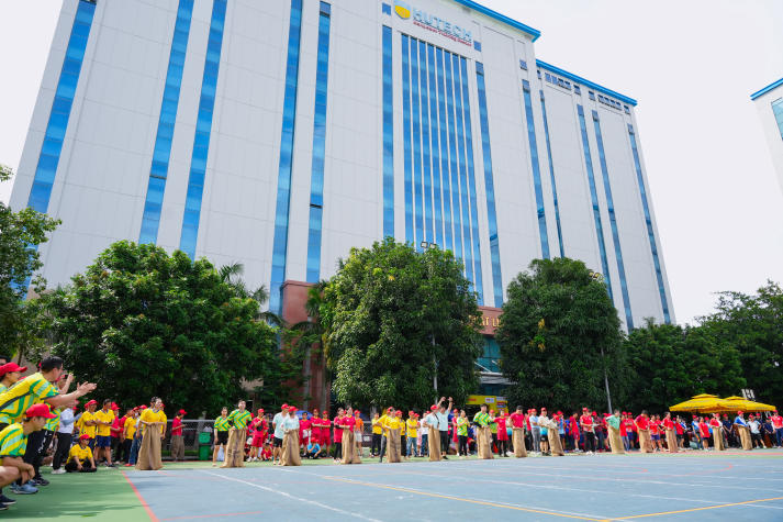 [Video] Sôi động, gắn kết và bùng nổ tại Hội thao Cán bộ - Giảng viên - Nhân viên HUTECH 2025 203