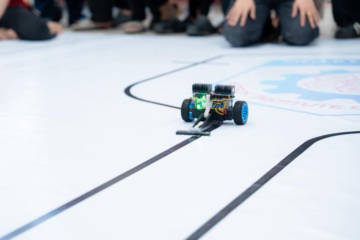 Sinh viên HUTECH hiện thực hóa đam mê kỹ thuật - công nghệ qua loạt dự án và sân chơi 57