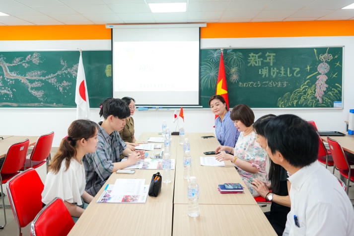 Khoa Nhật Bản học tiếp nhận 02 sinh viên Đại học Ritsumeikan Asia Pacific (APU) đến thực tập 78