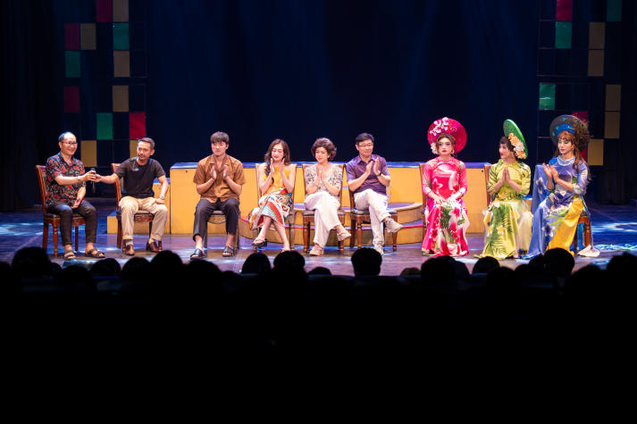 Sinh viên Truyền thông đa phương tiện học thực tế tại Sân khấu kịch Thế Giới Trẻ 34