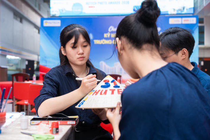 Một chiếc nón - Ngàn ý tưởng: Sinh viên HUTECH bứt phá sáng tạo chào mừng 31 năm thành lập Trường 44