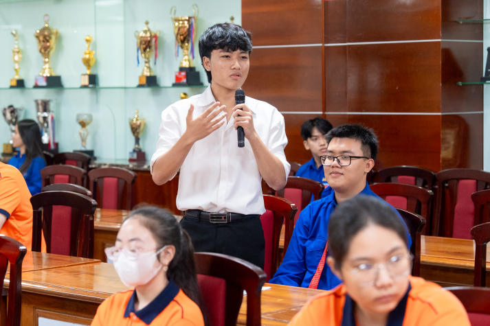 [Video] WE-Speak 2026: Sinh viên Khoa Tiếng Anh rèn tư duy, làm chủ cảm xúc, tạo kết nối 87
