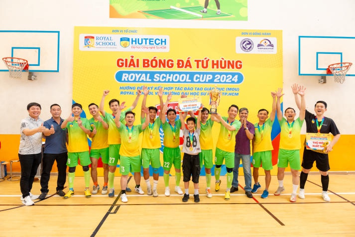 HUTECH lên ngôi Vô địch Giải bóng đá Tứ Hùng Royal School Cup 2024 165