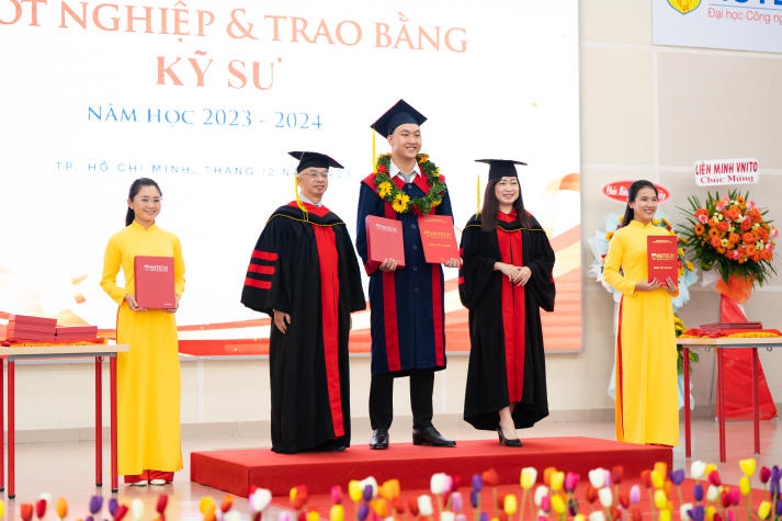 Nhiều cung bậc cảm xúc đáng nhớ tại những ngày cuối của Lễ Trao bằng tốt nghiệp tháng 12/2023 105