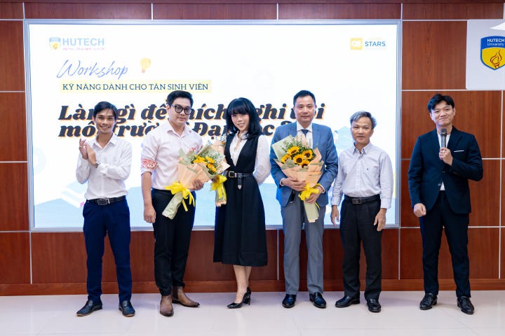 Tân sinh viên HUTECH cùng MC Trác Thuý Miêu bàn chuyện “Làm gì để thích nghi với môi trường Đại học” 57