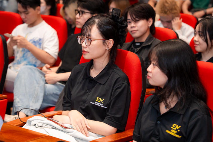 “Sân khấu là nhà” - Trạm sạc cảm hứng cho sinh viên ngành Quản trị sự kiện 35