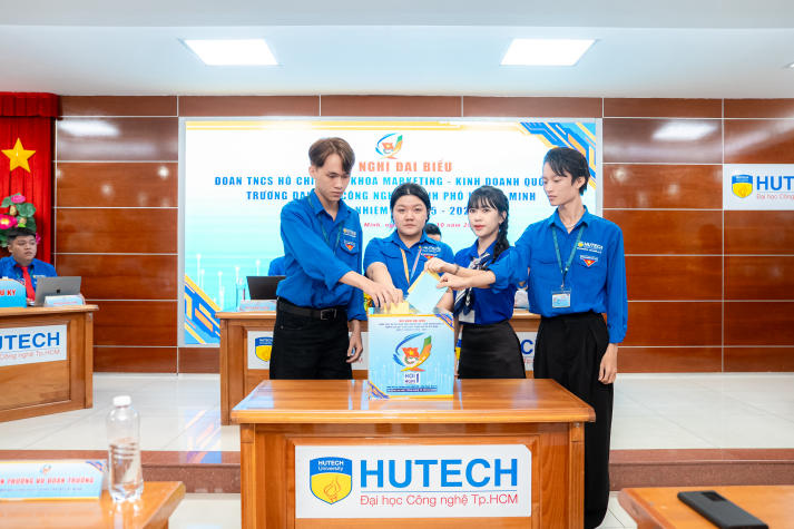 Đoàn Khoa Marketing - Kinh doanh quốc tế: Phát huy tinh thần sáng tạo, dẫn đầu trong chuyển đổi số và hội nhập 64