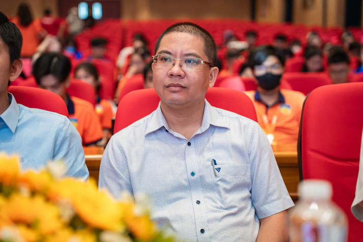 Ban Cán sự lớp HUTECH nâng tầm kỹ năng lãnh đạo và bắt nhịp công nghệ với AI 41