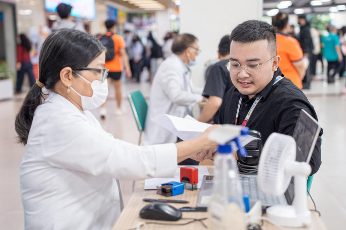 Sinh viên HUTECH trao giọt hồng, lan tỏa yêu thương trong ngày hội hiến máu tình nguyện 14