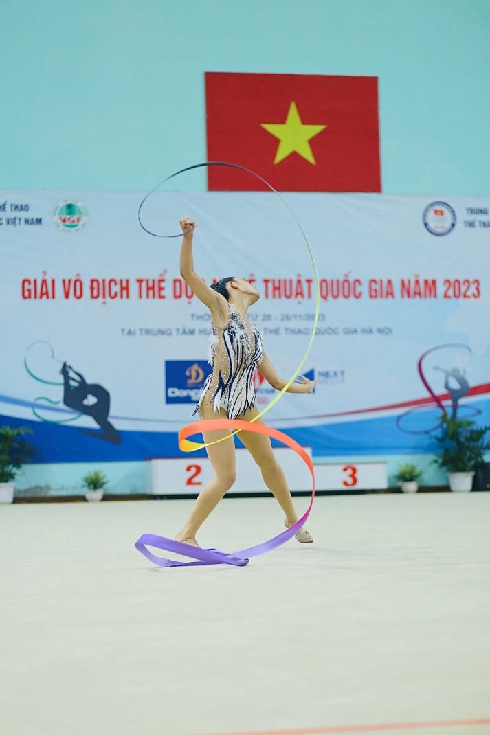 Nguyễn Trúc Phương - sinh viên ngành Quản lý thể dục thể thao HUTECH giành 06 huy chương tại Giải Vô địch Thể dục nghệ thuật Quốc gia năm 2023 38