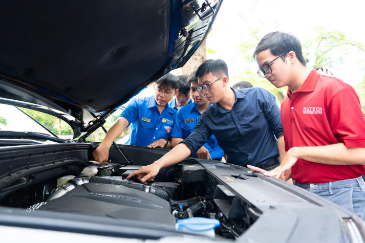 [Video] Kỹ thuật đỉnh cao - Ý tưởng táo bạo: Loạt sản phẩm của sinh viên HUTECH gây sốt 146