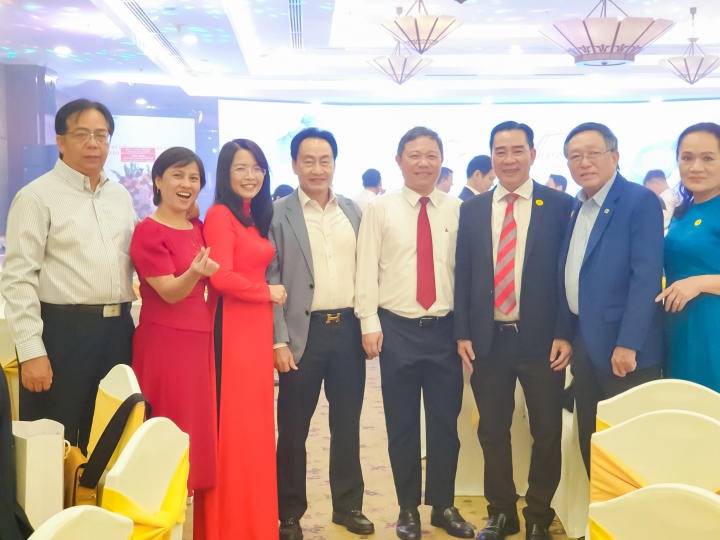 Khoa Quản trị Du lịch - Nhà hàng - Khách sạn vinh dự nhận kỷ niệm chương tại Lễ kỷ niệm 30 năm thành lập Sở Du lịch TP.HCM 41