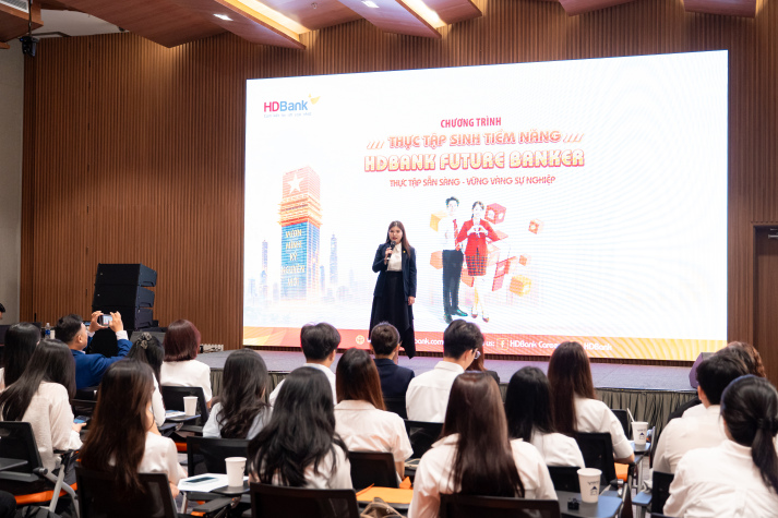 [Video] Phỏng vấn thực tập tại HDBank, sinh viên Khoa Tài chính - Thương mại sẵn sàng cho hành trình Future Banker 21