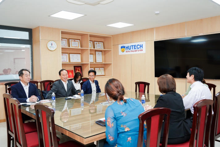 Khoa Nhật Bản học HUTECH làm việc cùng Công ty IFK và Công ty CP Nakayama Agency 68