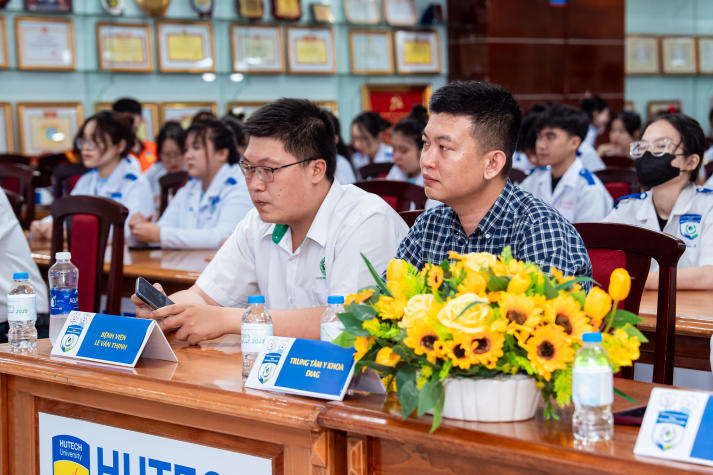 [Video] Lễ khởi động học kỳ bệnh viện: Dấu mốc khởi đầu hành trình thực tập của sinh viên Khoa Điều và Xét nghiệm HUTECH 35
