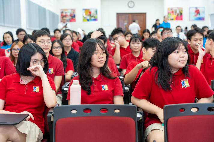 Hanwha Life Finance Mentor: Khi sinh viên trở thành “người thầy” của học sinh THPT 70