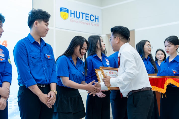 Đoàn viên, thanh niên HUTECH long trọng kỷ niệm 93 năm ngày Thành lập Đoàn Thanh niên Cộng sản Hồ Chí Minh 415