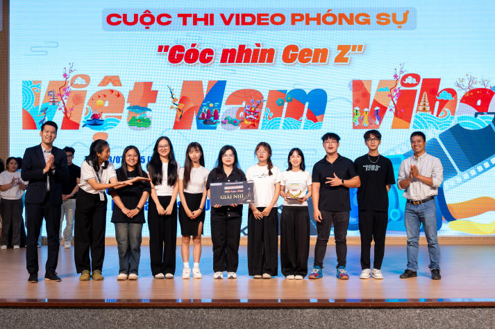 [Video] Khi sinh viên PR HUTECH kể chuyện “đời” bằng lăng kính phim phóng sự 258