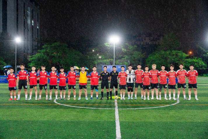 Red Sport đoạt cúp vô địch môn Bóng đá nam Giải thể thao chào đón tân sinh viên 29