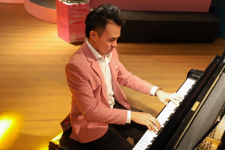 Sinh viên HUTECH khuấy đảo sân khấu âm nhạc “Trà sữa 10+” tại Đài Truyền hình TP.HCM - HTV 42