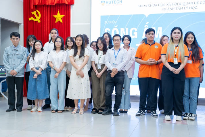 Sinh viên Tâm lý học HUTECH tổ chức talkshow tâm lý và báo cáo dự án chăm sóc sức khoẻ tinh thần “Sóng ấm lan toả” 114