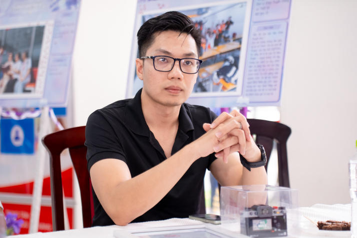 Sinh viên Khoa Quản trị kinh doanh giành giải Quán quân HUTECH Photo Contest “Beloved Teacher 2025” 32