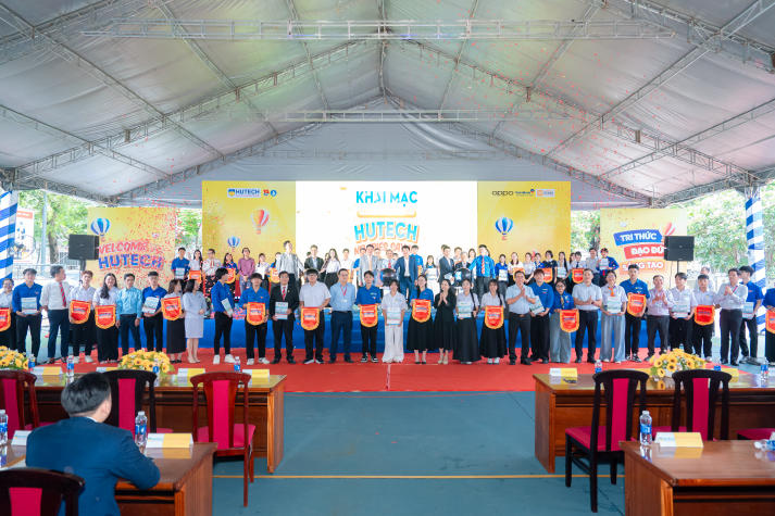 “HUTECH - Newbies Say Hi!” mở màn năm học mới với loạt trải nghiệm đa sắc 33