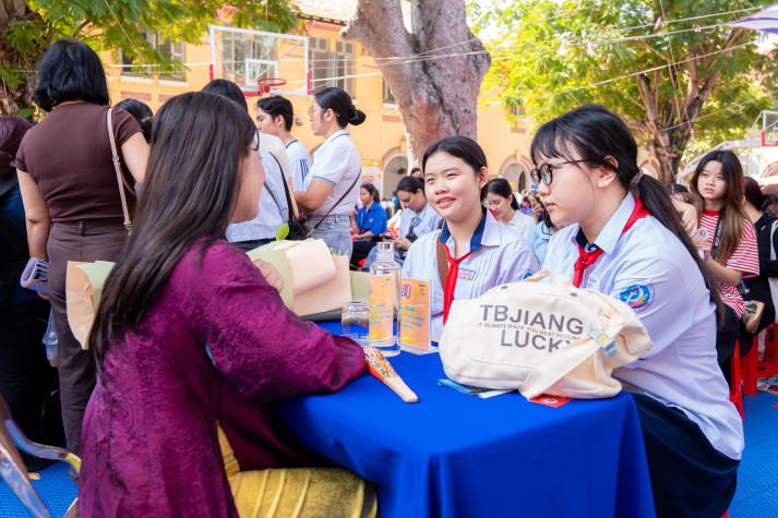 HUTECH tiếp lửa tự tin cho học sinh trước kỳ thi vào lớp 10 đầy thử thách 50