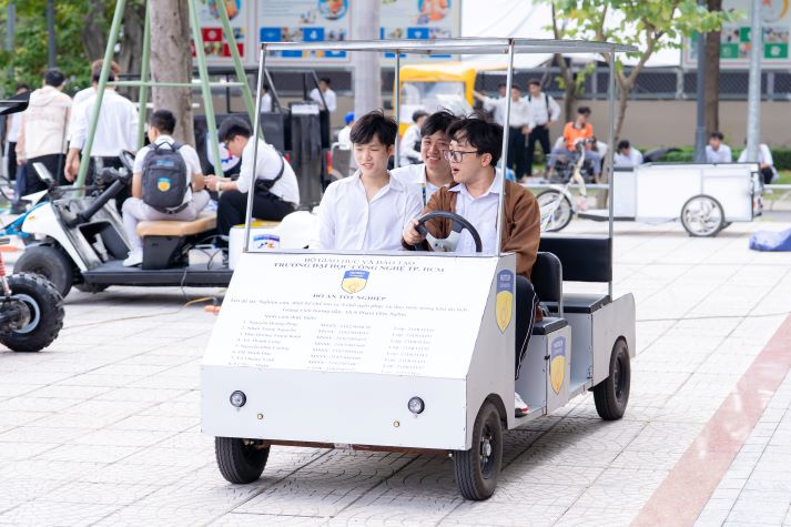 Sinh viên HUTECH hiện thực hóa đam mê kỹ thuật - công nghệ qua loạt dự án và sân chơi 84