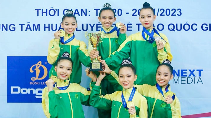 [Ảnh] Trai tài gái sắc HUTECH tự tin “show” nét đẹp năng động đậm chất Gen Z tại đa sân chơi 329